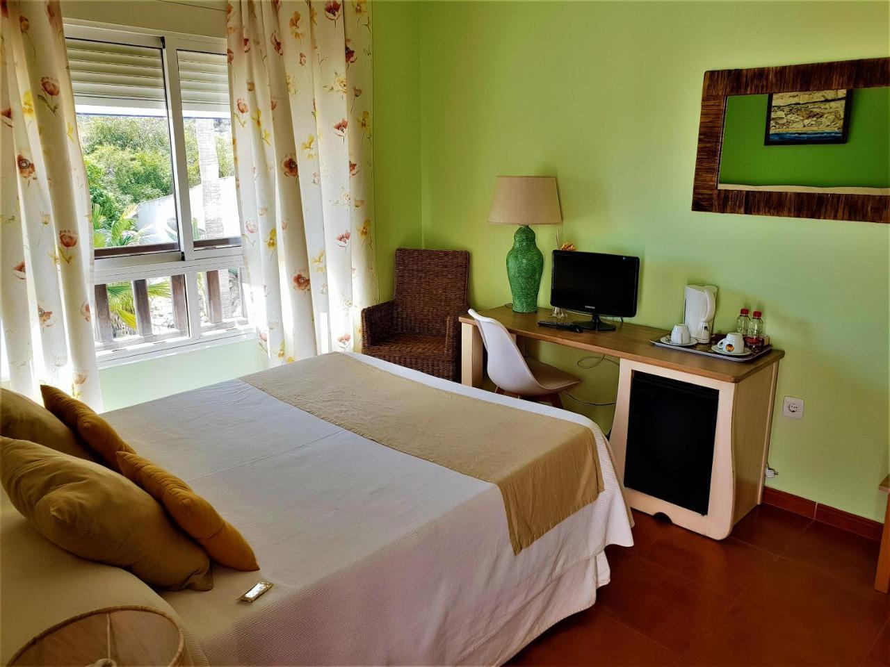 Hotel Calas Agua Amarga (Almeria)